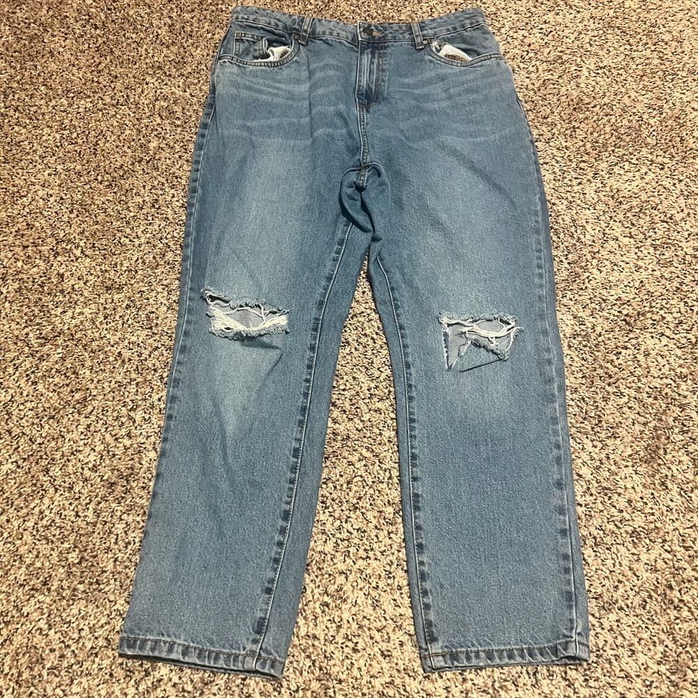 Cotton On Distressed‎ Mom Jeans Light Blue Wash Ripped Knee Casual Denim 30Waist